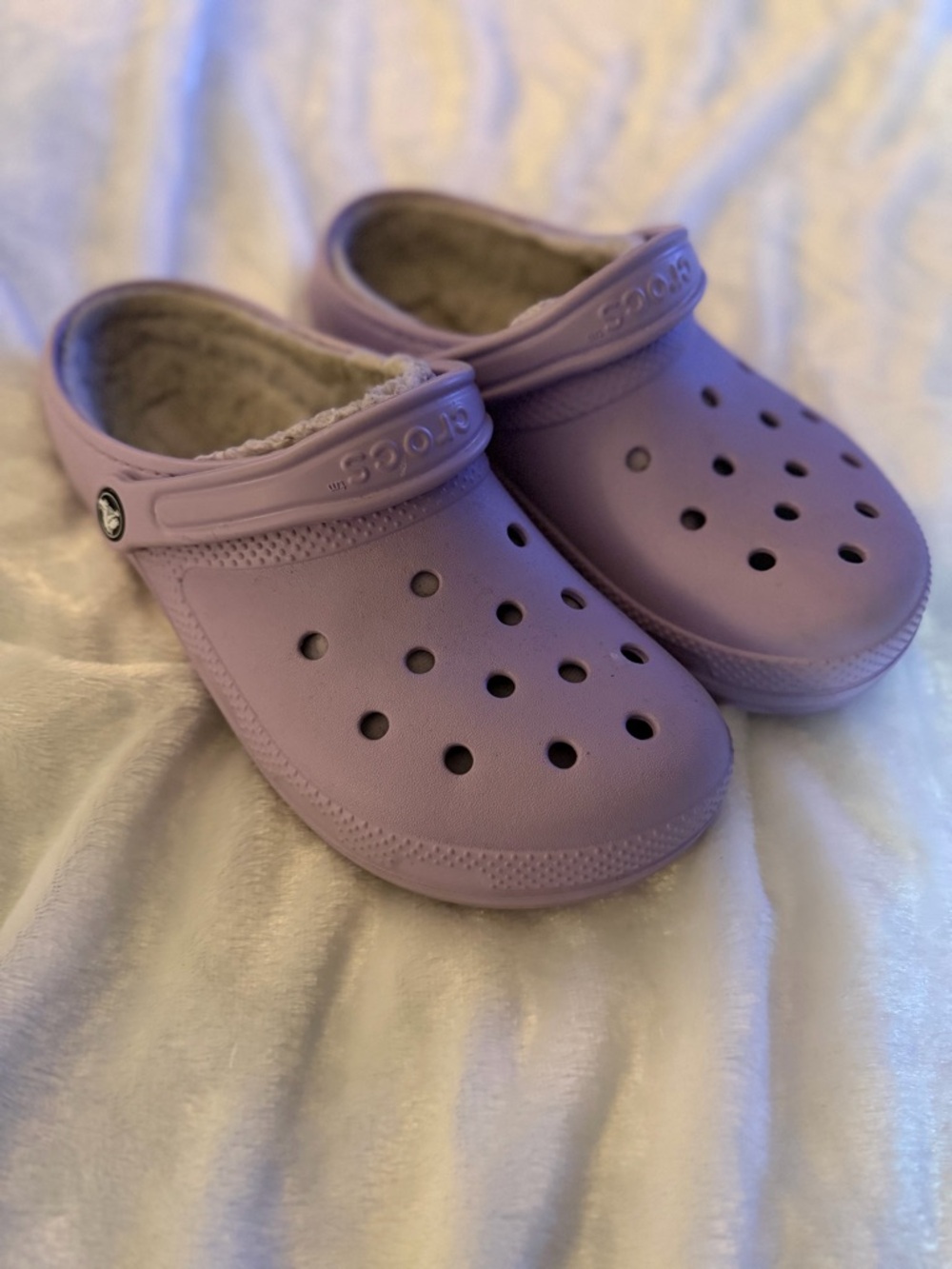 Women’s Lavender Cozy Lined Crocs - Picture 6 of 9